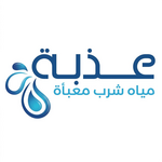 كرتون مياه عذبة يحتوي على عبوات مياه بلاستيكية.